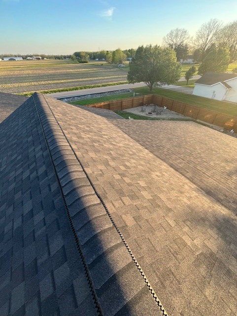 Resawn Shake architectural asphalt shingles mimicking natural wood shake roofing